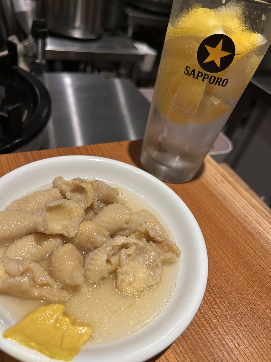 yoko66's tweet photo. @saburoobei 今、応援！てつもりで食べに来たんですけど、以前からお箸が乗ってる食器を無理やりバッシングしたり、今もラストオーダー4分前にラストオーダー取りに来てあと4分(考えるの)無理ですか？って聞いたら、
ダメって言われたり、ちょっと外出楽しみたい気持ちを削がれる機会が多い店だな、とは思います。 https://t.co/ZmLSV553xO