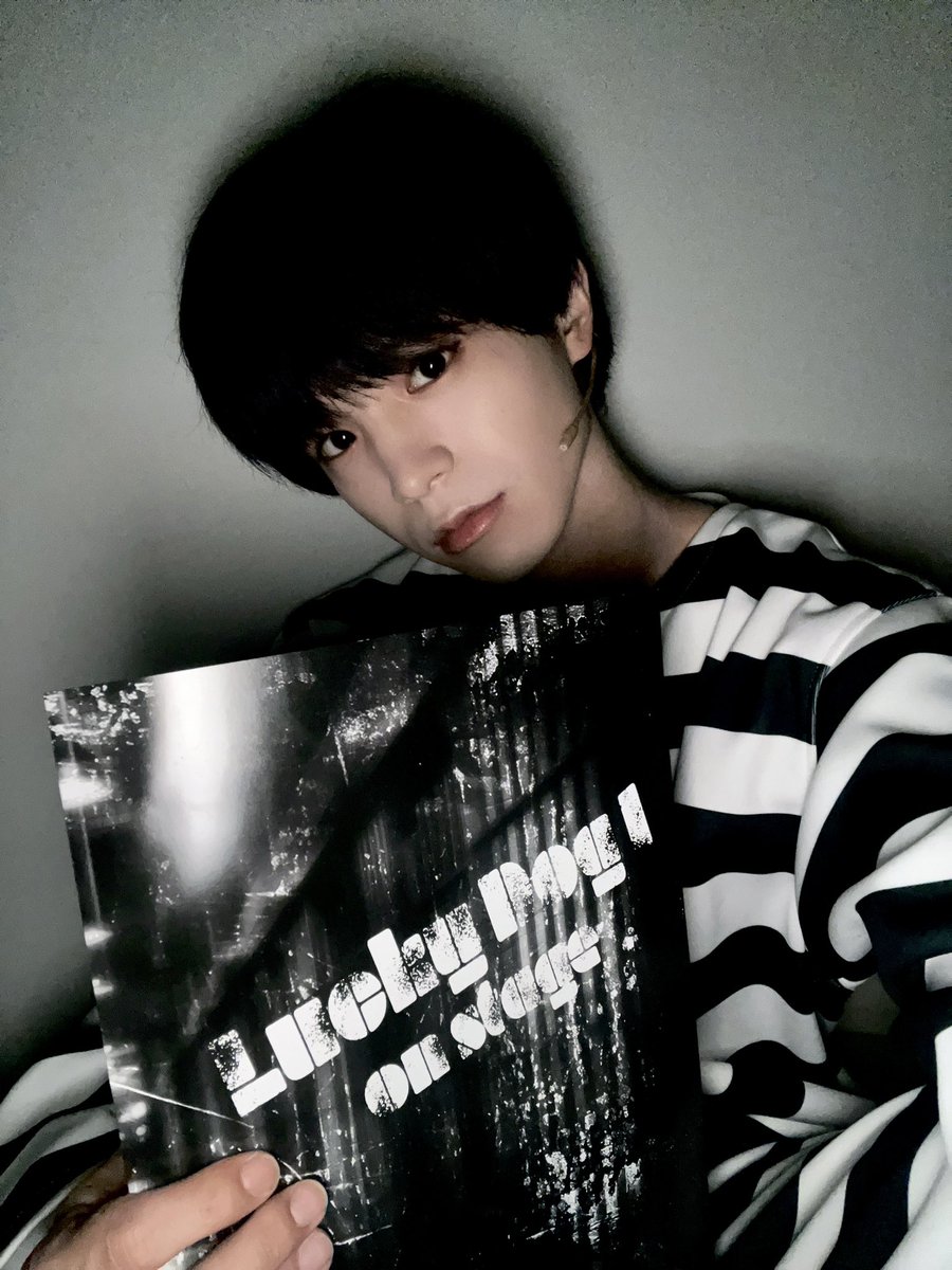Junya_Ucym's tweet photo. 『ラッキードッグ1 on Stage -Bet and Run-』

改めて全16公演、たくさんの応援
本当にありがとうございました🐶

愛情溢れるキャスト・スタッフの方々・お客様と共に生きてきた時間は、
刺激的で…凄く幸せで…あっという間でした🫧

またこの世界で生きられる日が来ますように •͈ᴗ⁃͈

#舞台ラキド https://t.co/RZ7x2q6bHc