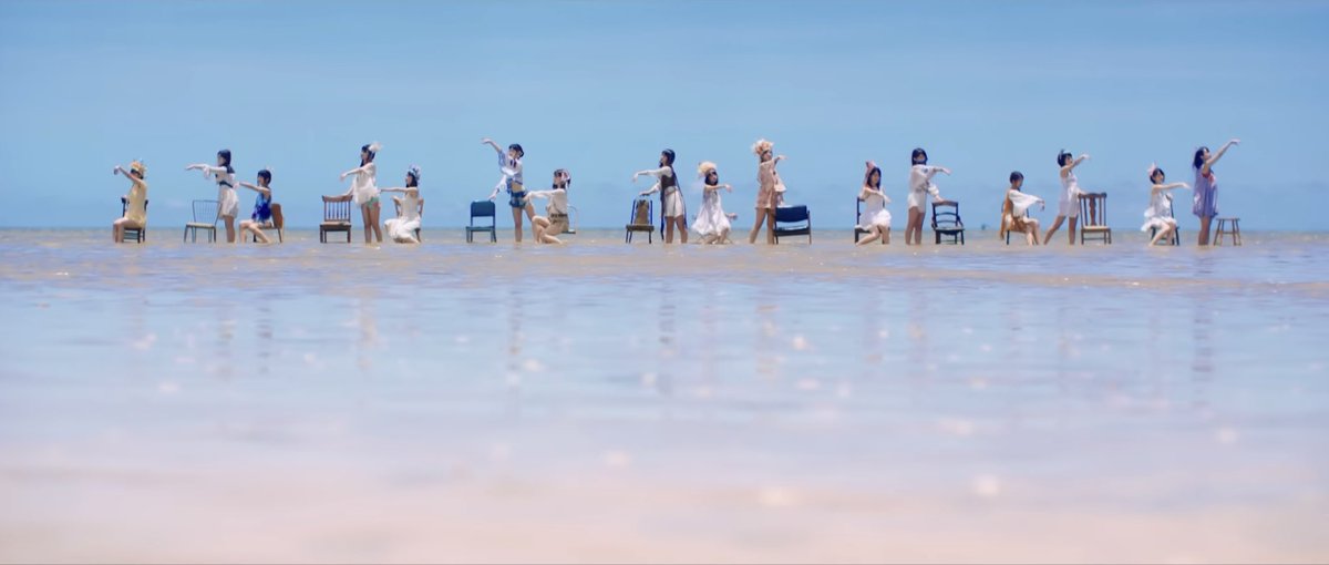 42hopefully's tweet photo. 乃木坂46の夏にしか出せない水色の彩度が好き https://t.co/9Ld37COuZ8