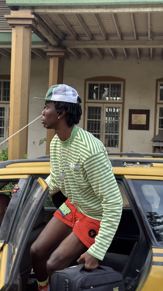 BlaqBonez's tweet photo. ME I HEAR SAY YOU DEY VEX? https://t.co/n4xHjIPQfF