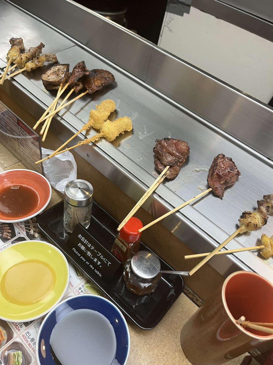 ashigaeshi's tweet photo. Dさん🐓焼鳥たべる？ https://t.co/PVBuwYJ6H8