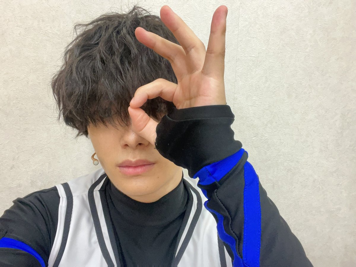 bmk_kempa's tweet photo. 舞台『#ブルーロック 』-Re EPISODE 凪-
初日ありがとうございました‼️

ついに！始まりました！！
今回、初めて #ブルステ に参加させていただいてますが夢のような気持ちでいっぱいです⚽️
この喜びをしっかり噛み締めて千秋楽まで走り続けます！！

よろしくお願いしますっ

#エピ凪 
#二子一揮 https://t.co/C6YpEhySPq