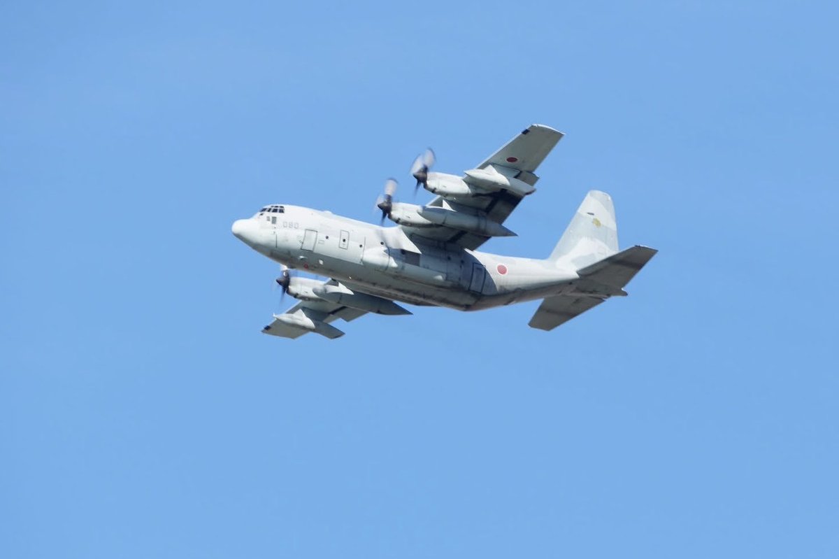 ViperZero_FDA's tweet photo. パート2。
小牧基地所属の輸送機と給油機、そしてT-4と海上自衛隊からのお客様です🥰
ヘリと旅客機と戦闘機が入り乱れるので設定が忙しくて気が抜けません💦
戦闘機の合間にヘリが入ると設定変えないとですからね。
忙しい空港です(笑) https://t.co/dXQT9S4etZ