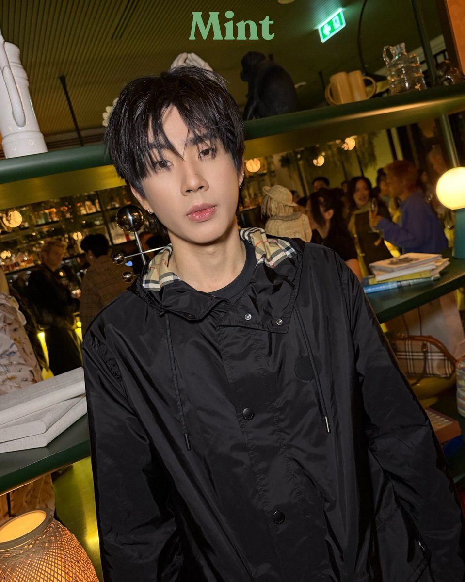 mintmag_th's tweet photo. ป่าปี๊! #MintReports อยู่กับ ‘ออฟ จุมพล’ ร่วมงานใหญ่  Burberry Summer at The Standard, Bangkok Mahanakhon  กับการเทคโอเวอร์ครั้งล่าสุดของ Burberry โดยเปลี่ยนโรงแรม The Standard, Bangkok รังสรรค์พื้นที่ House Check อันเป็นเอกลักษณ์ใหม่ด้วยโทนสีเหลืองเฉพาะตัว💚

OFF X BURBERRY SUMMER
#BurberryXOff
#Burberry #OffJumpol 
#BurberrySummerBKK
#MintMagTH