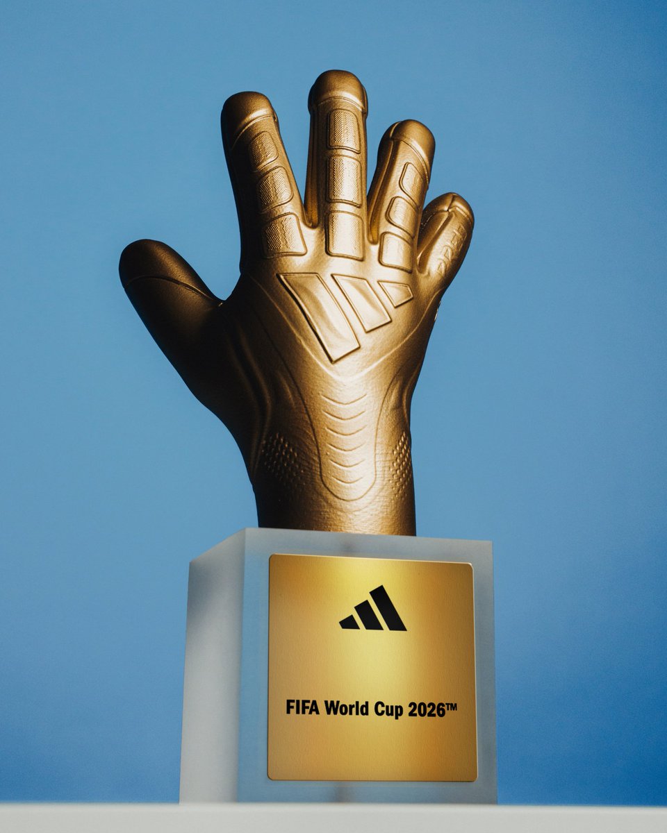 thomas_th11's tweet photo. FIFA have unveiled the most prestigious Golden Boot, Golden Ball, and Golden Glove awards for the World Cup 🏅 https://t.co/ZQf845uYlD