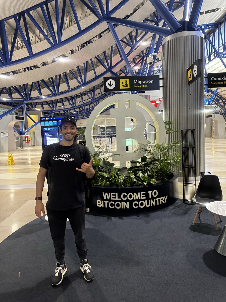 RayFuentesIO's tweet photo. 🚨 Touched down in El Salvador 🇸🇻

The first thing I saw at the airport?

“Welcome to Bitcoin Country.” $BTC

The #XRPCommunity has officially arrived. 😎

El Zonte, we’re coming for you. 🌊🏄‍♂️

#Bitcoin #XRPCommunity #LoveYouMucho https://t.co/ciiEMQ1VCa