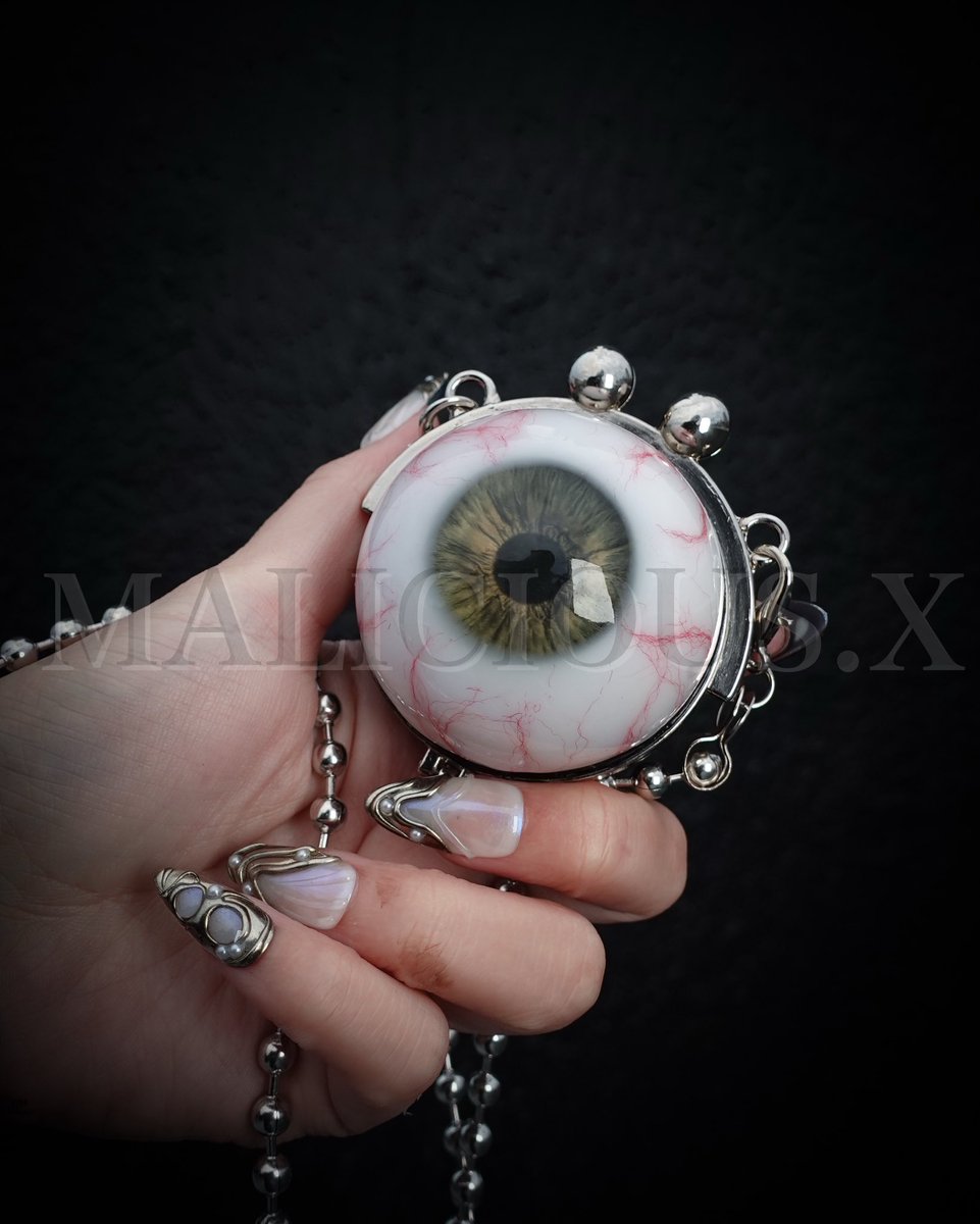 👁️🤎💚 Eyeball Locket pendant