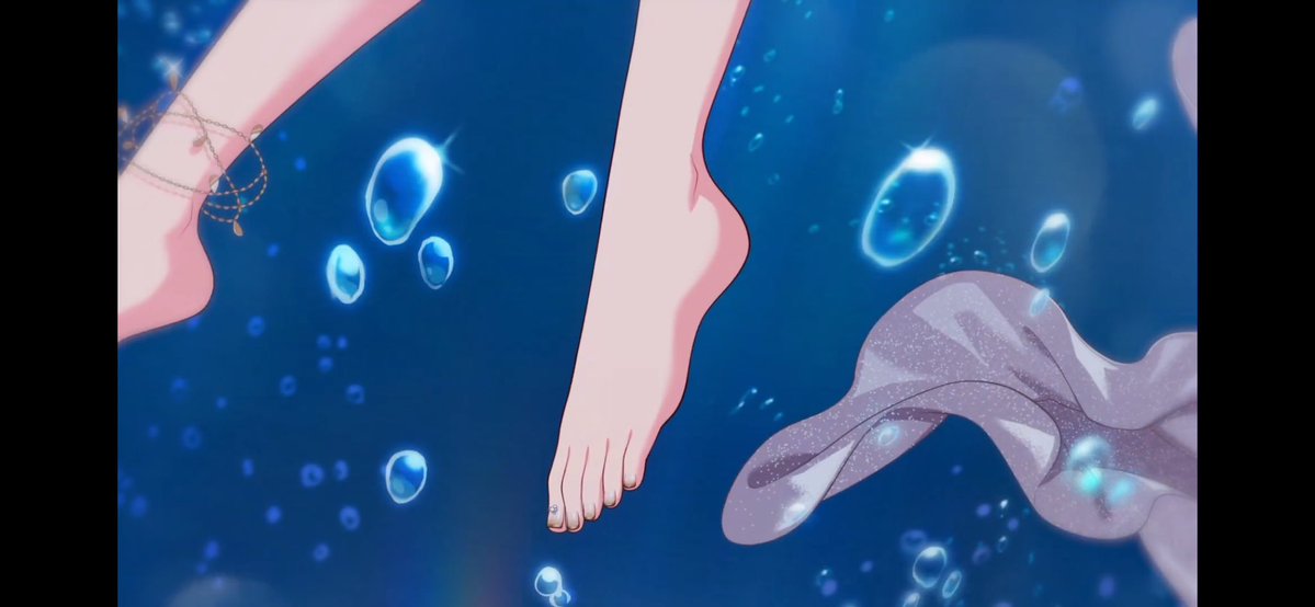 nanami2339's tweet photo. これ見て欲しいんだけど
足の先も指の先もネイルとかアクセサリーとかしてるんよね
隅から隅までめっちゃこだわられていると思う
しかも時子様だから赤色！とかじゃなくて白と金だけで勝負しているところに時子様の美しさを白と金で際立たせているような感じがする
色んな所がキラキラしててとても素敵 https://t.co/3fktu011Tl