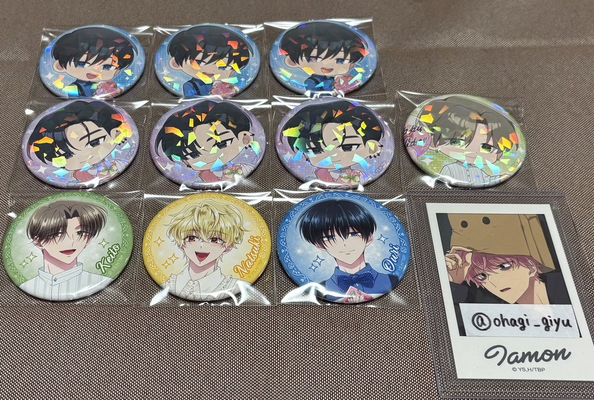 ohagi_giyu's tweet photo. 【交換】多聞くん今どっち！？トレーディングホログラム缶バッジ

【譲】★桜利 敬人 倫太郎 ナツキ
【求】ホログラム 多聞4うたげ4

桜利は多聞との交換のみ
うたげは多聞と同数交換のみ

等身との交換は差額お支払いします。

6/12 池袋渋谷6/14池袋原宿＞別日都内手渡し
お気軽にお声がけください🙇‍♀️ https://t.co/8ad511QTXT