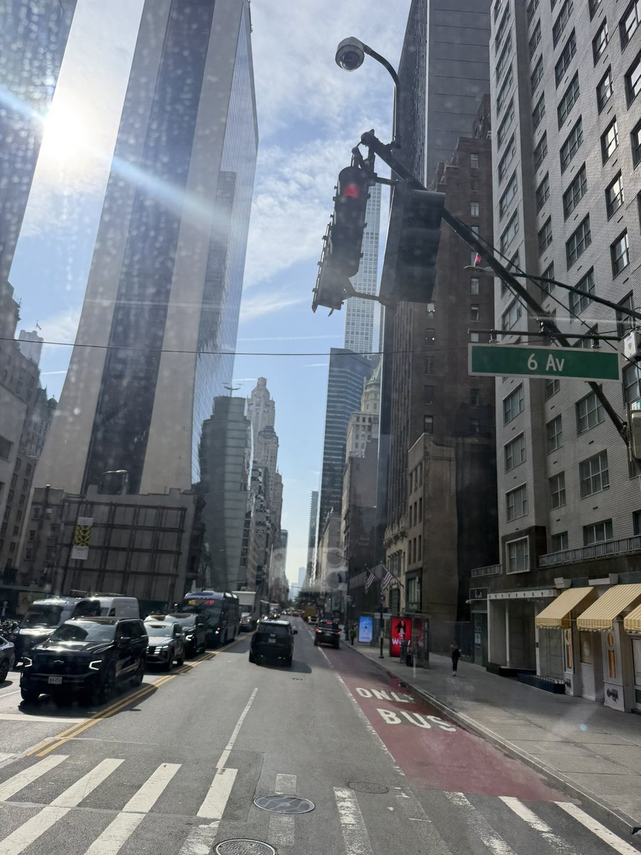 here_for_fun1's tweet photo. @NYCMayor Yess sirrrrrrr, bright and beautiful ❤️ https://t.co/PmH9CSO5kL