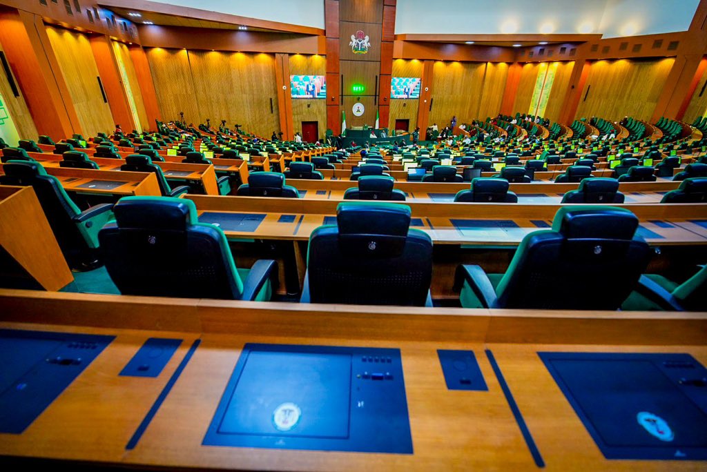 Imranmuhdz's tweet photo. BREAKING: The House of Representatives has passed constitutional amendments to establish state police in Nigeria and has postponed other constitutional amendments to another legislative session. https://t.co/uYwvmJD53b