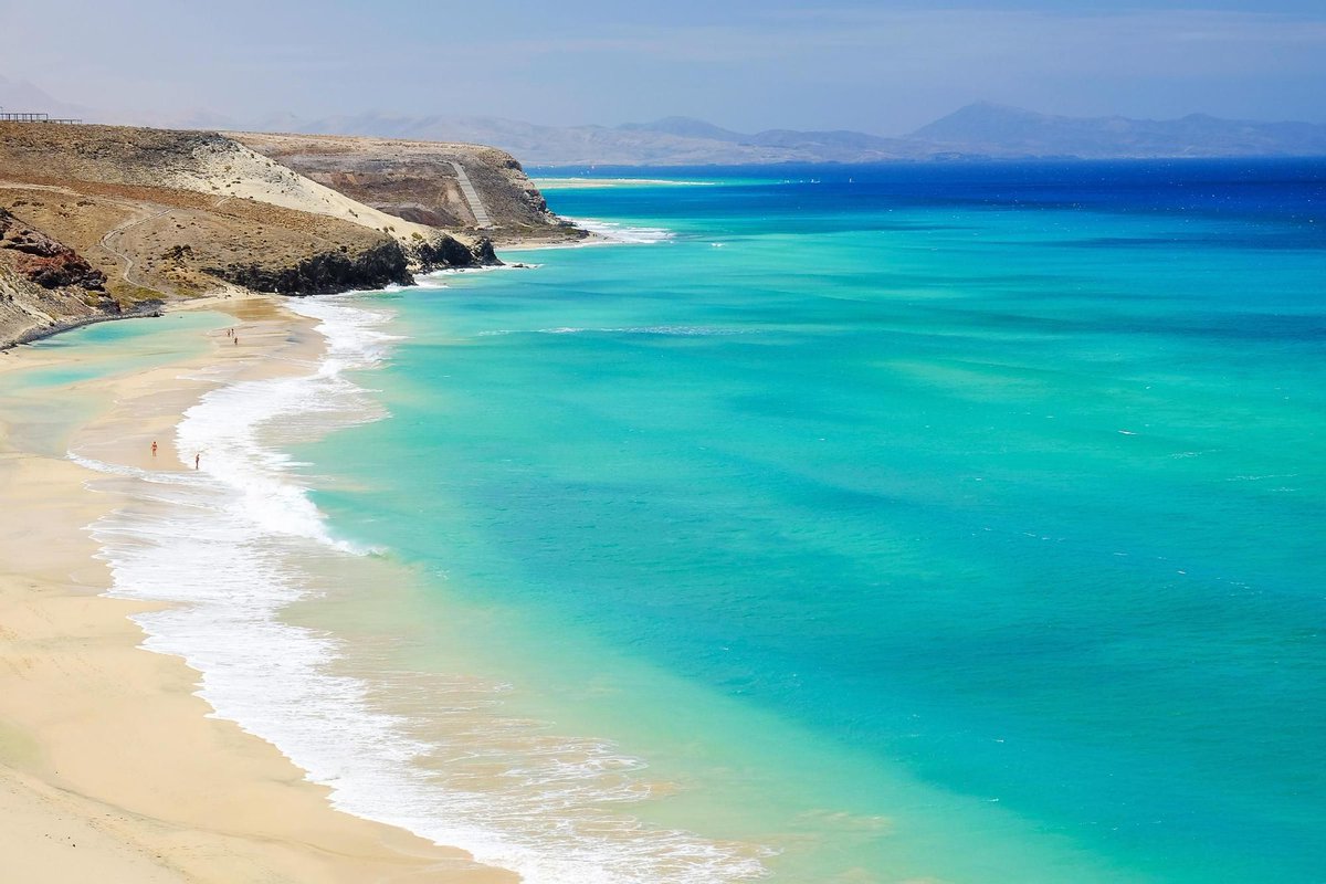 s_msonia's tweet photo. "No podemos acostumbrarnos a contar muertos. La dignidad humana no tiene pasaporte y no pierde valor al cruzar la frontera. "
~ Papa León 
📷 Canarias ~ España   
#FelizJueves 
#solidaridad https://t.co/gomBLR8Q3k