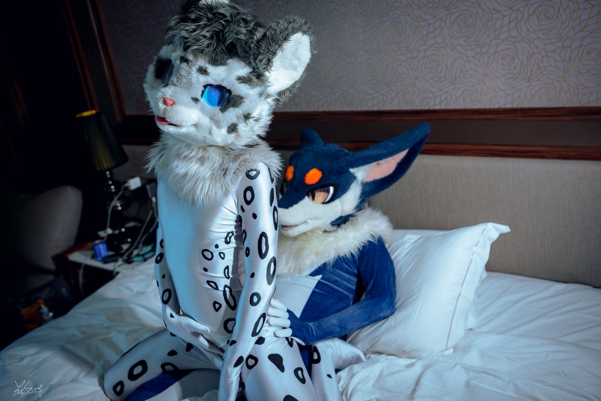 MuraKumo_520's tweet photo. 🐉🐉&amp;❄️🐆❤️❤️～🥚
❄️🐆： @a9382381 
📷： @SonderonSD 
#FursuitFriday https://t.co/cdjNWhctF5