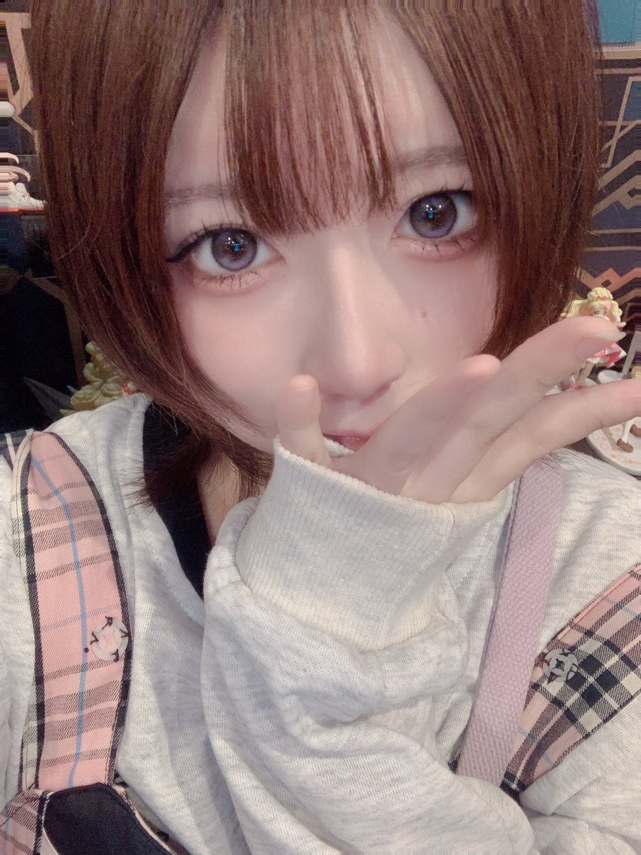 rinon_guild's tweet photo. ♥┈ 𝗹𝗼𝗴𝗶𝗻 ┈♥

𝟮𝟮-𝟯

ろぐ！！！！！！対戦よろしくお願いします！！

23時までそあさん、めろさん！
3時までかをるさん、るるさん！ https://t.co/2PdQDBsD1f