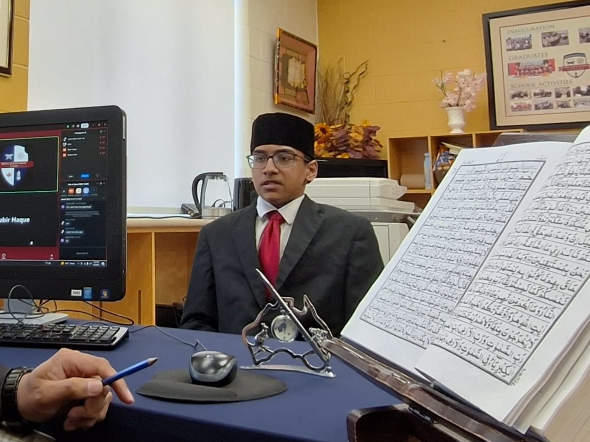 HifzSchool's tweet photo. Alhumdulillah!

Hafiz Tamseel Ahmed (Bradford) has completed the memorization of the Holy Quran.

He is the fourth Hafiz in his family, following the footsteps of his three elder brothers, all graduates of this institute.

A truly proud and emotional moment for the parents. https://t.co/iyXhEwYEDG