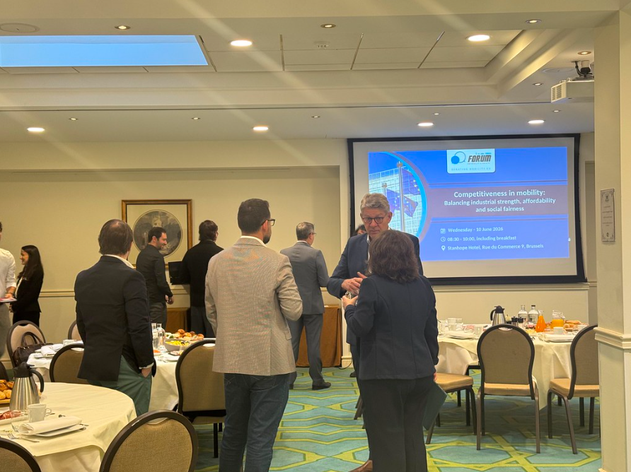 FIARegionI's tweet photo. Europe's mobility transition must be competitive, affordable &amp; socially fair🚗

At yesterday's @ForumMobility, policymakers, industry and mobility stakeholders discussed how to build a resilient mobility ecosystem that works for both Europe and citizens

🔗https://t.co/bXGPxJa910 https://t.co/KGzKC9fW2k