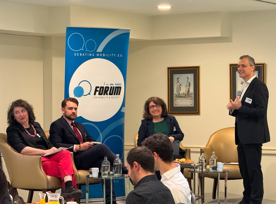 FIARegionI's tweet photo. Europe's mobility transition must be competitive, affordable &amp; socially fair🚗

At yesterday's @ForumMobility, policymakers, industry and mobility stakeholders discussed how to build a resilient mobility ecosystem that works for both Europe and citizens

🔗https://t.co/bXGPxJa910 https://t.co/KGzKC9fW2k