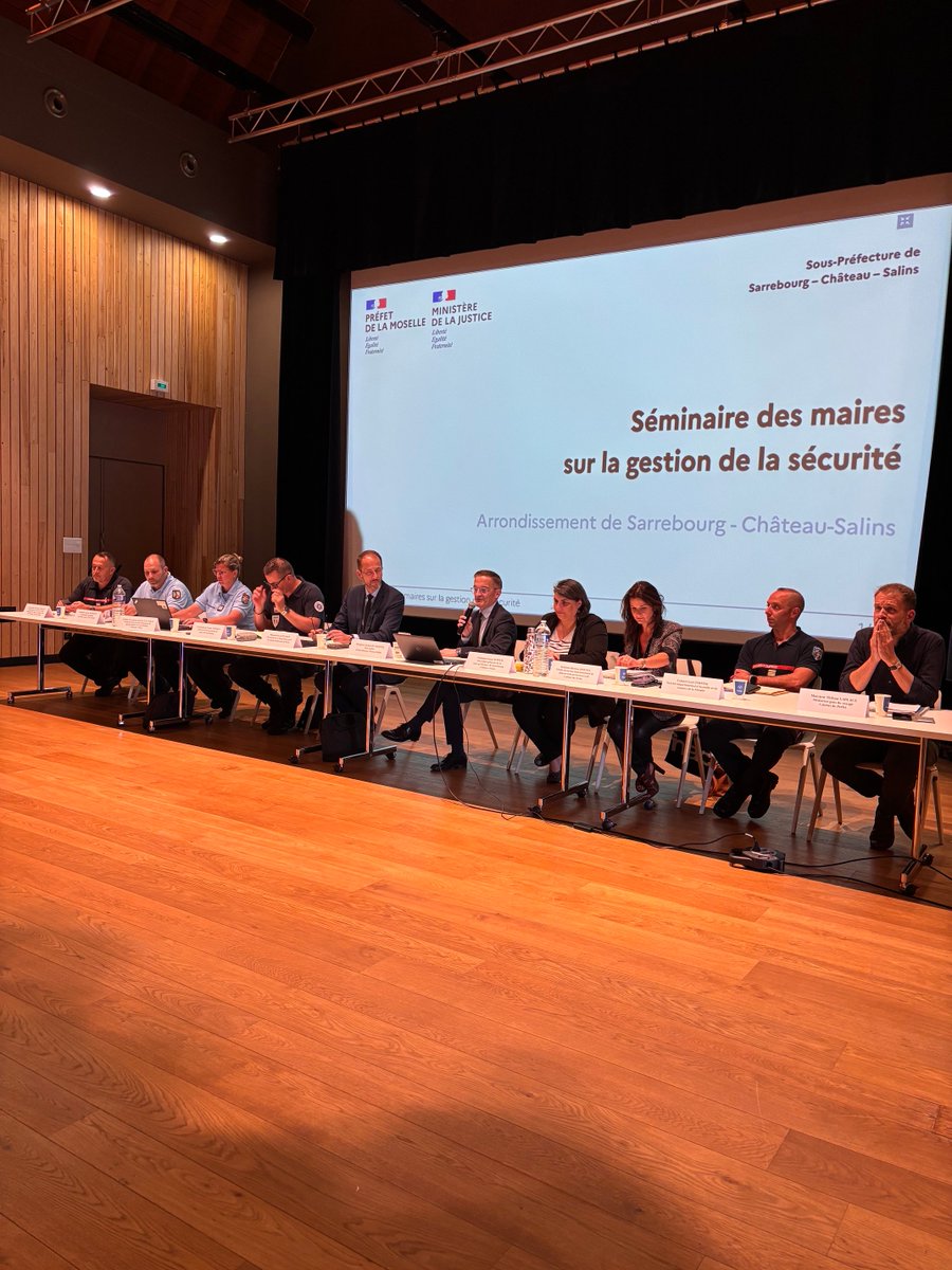Image de Préfet de la Moselle - #Territoires 🤝 | Les maires primo-élus de l'arrondissement de Sarrebourg réunis en séminaire

Un sé