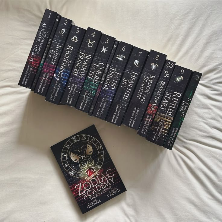 lyramour's tweet photo. séries que eu quero muito ler (esses ultimos 3 vou ler esse ano ainda espero 🙏🙏 https://t.co/KKMhriShq6
