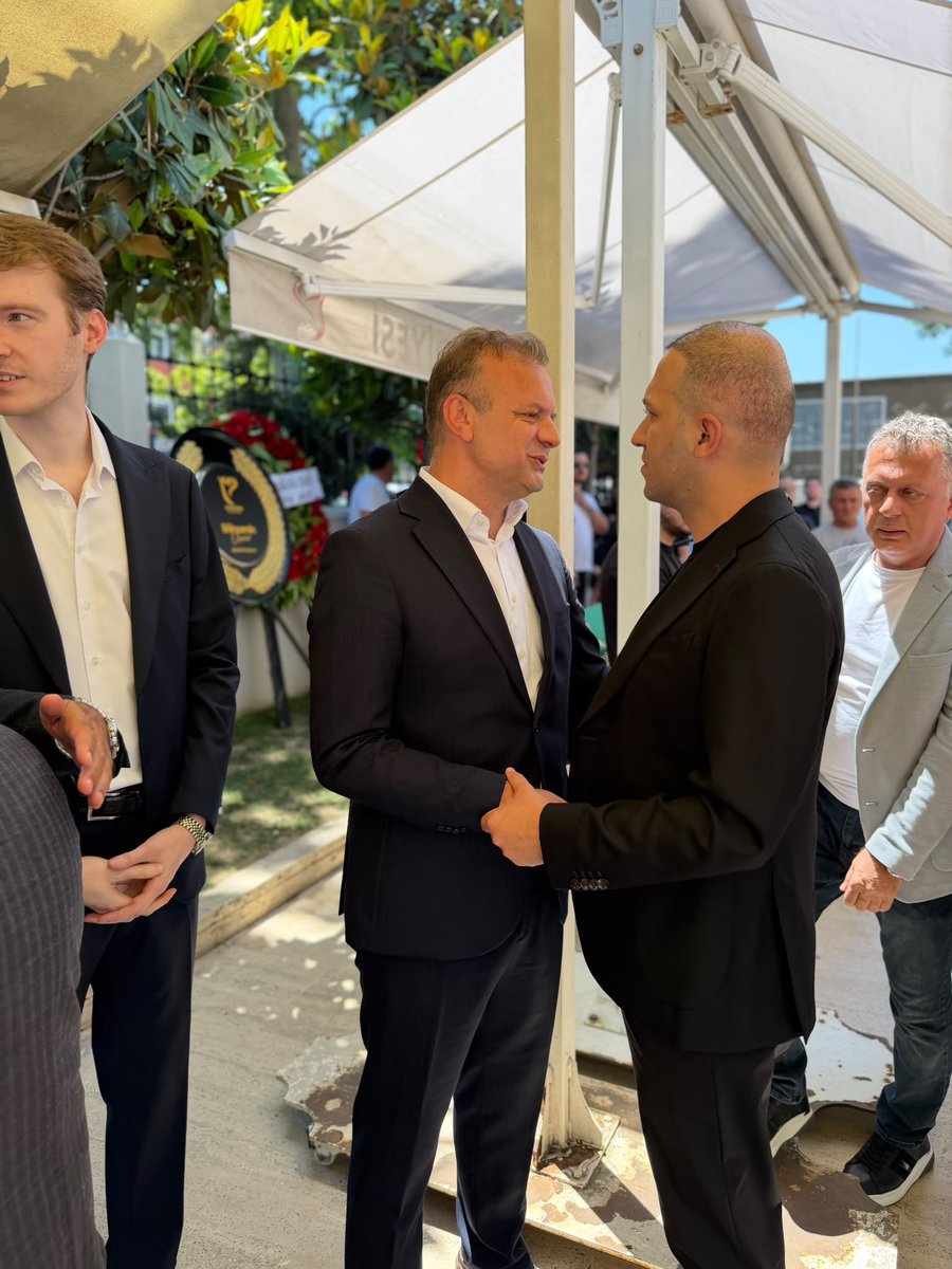 AKBeyoglu's tweet photo. MKYK Üyemiz Şevki Şar’ın kıymetli babası Metin Şar’ı, Güngören Haznedar Metin Şar Camii’nde kılınan cenaze namazının ardından Yüce Hakk’ın huzuru uğurladık. Merhuma Allah’tan rahmet, yakınlarına başsağlığı ve sabırlar dileriz.

#AKPartiBeyoğlu
#AKPartiİstanbul https://t.co/LM22OFbGEU