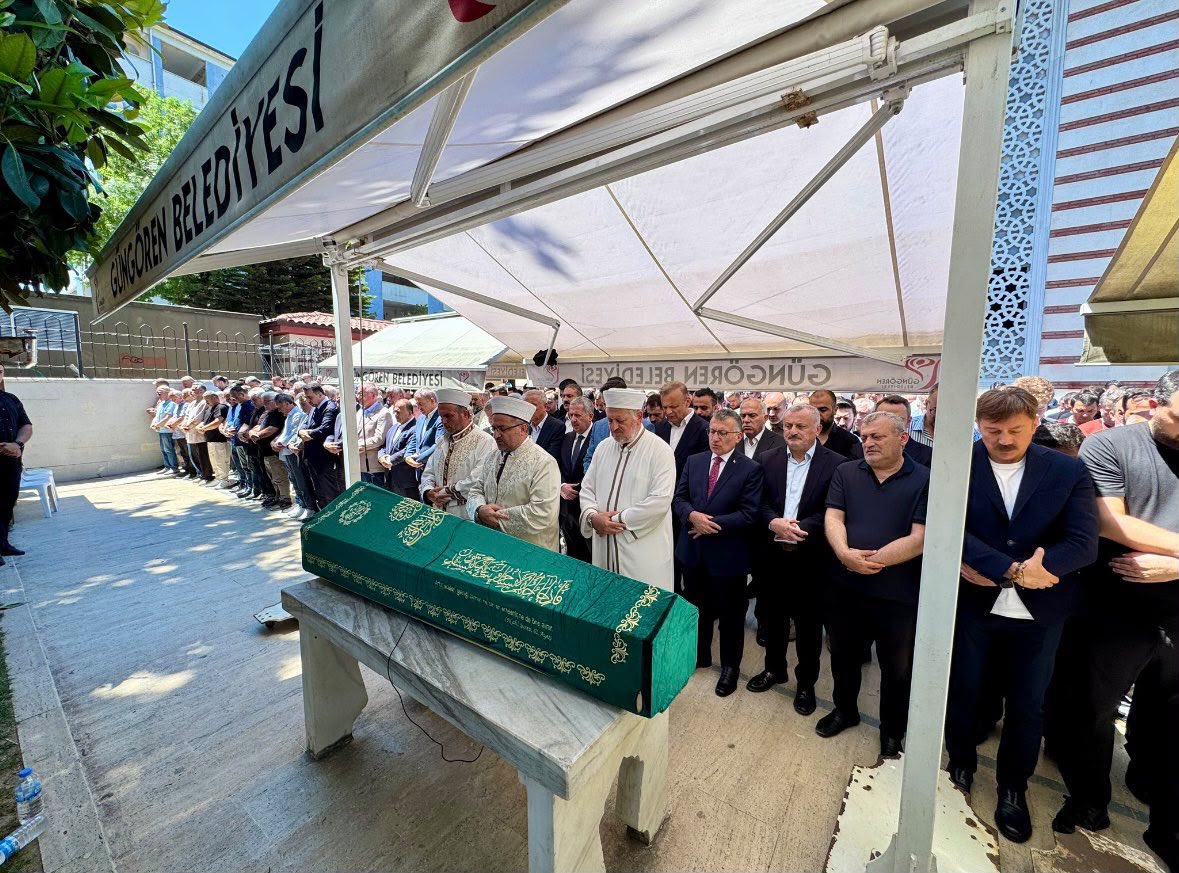 AKBeyoglu's tweet photo. MKYK Üyemiz Şevki Şar’ın kıymetli babası Metin Şar’ı, Güngören Haznedar Metin Şar Camii’nde kılınan cenaze namazının ardından Yüce Hakk’ın huzuru uğurladık. Merhuma Allah’tan rahmet, yakınlarına başsağlığı ve sabırlar dileriz.

#AKPartiBeyoğlu
#AKPartiİstanbul https://t.co/LM22OFbGEU