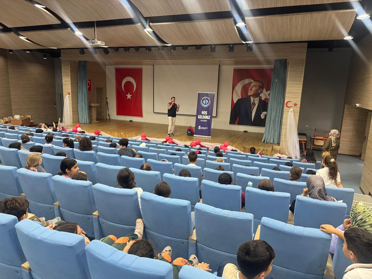 basakayorg's tweet photo. Başakşehir Ayazma İlkokulu öğrencilerinin afet anında doğru karar verebilmesi, riskleri tanıması ve güvenli davranış geliştirmesi için düzenlediğimiz eğitim kapsamında;
* Depremde doğru davranış,
* Yangın ve tahliye,
* Tehlike avı,
* Toplanma alanı bilinci konularını işledik. https://t.co/hENWvBEckt