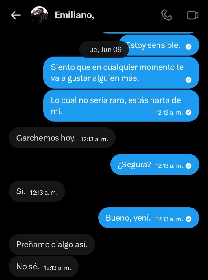 lazoderosa's tweet photo. El lunes/martes, después de que pasó lo de la mini funa, yo le mandé un anónimo y le dejé una canción. Me negó completamente todo, supuestamente con Kéider no pasaba nada. Según él, hasta lo quería ayudar a recuperar a su ex casi algo ¿? Claro, me comí el cuento. https://t.co/KNFSnsyIe0