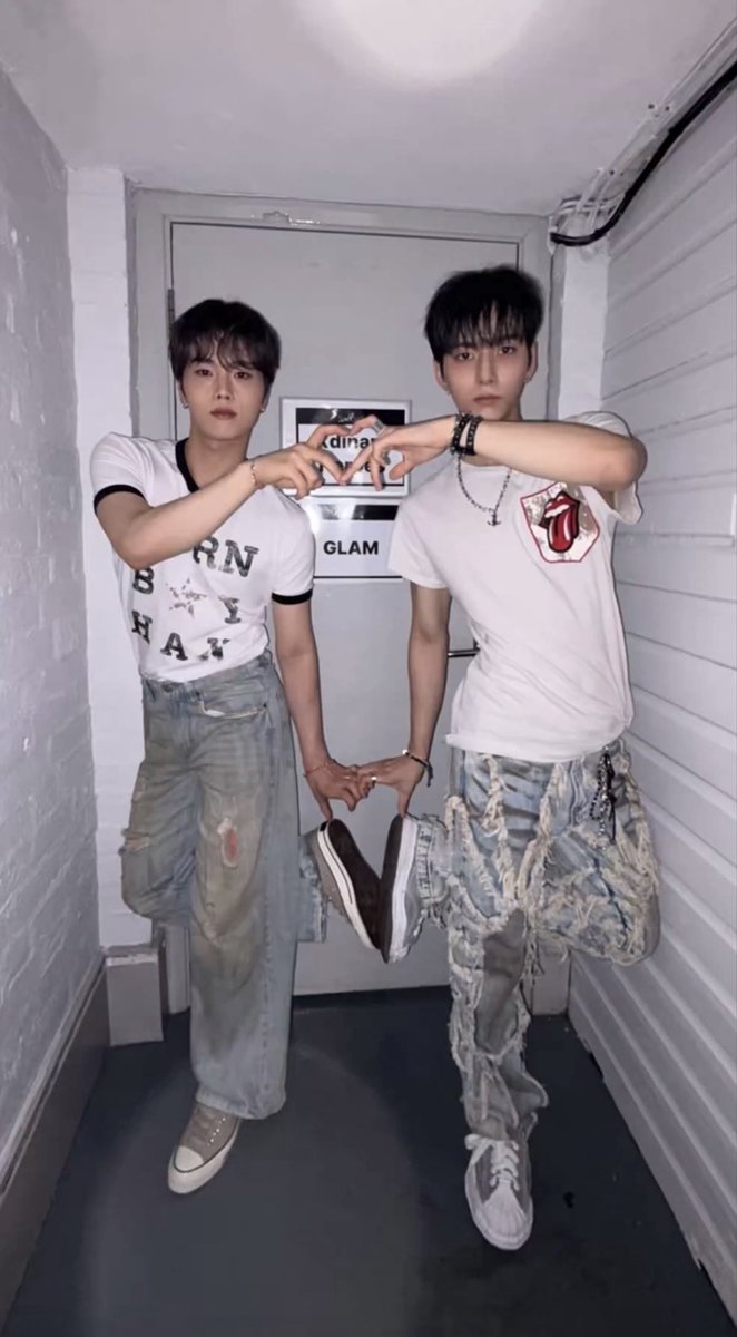 LXVEANDF3AR's tweet photo. the pride duo strikes again https://t.co/bd4yz9Ekdq