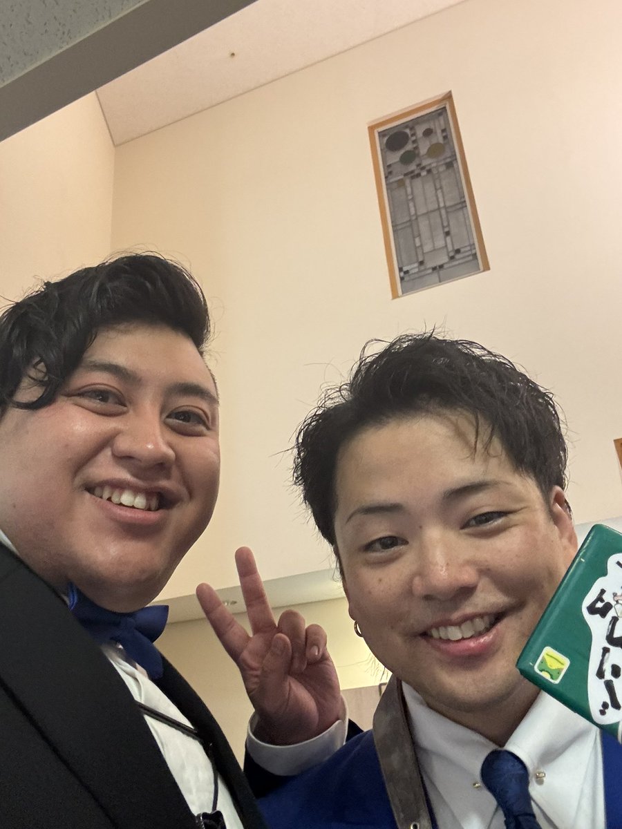 shintaroshimada's tweet photo. “ Adamツアーin北九州 ”  終演しました！
初めての北九州！
皆さん明るくてフレンドリーで、街並みも素敵で、とても魅力的な街でした！
先生の地元で一緒に演奏できたことも嬉しく、楽しい演奏会になりました！
北九州、下関観光も満喫しました！
ありがとうございました！ 🎷

#Adamサックスバンド https://t.co/YaGk3DTkML