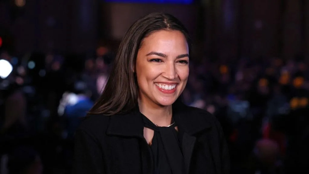 IAPolls2022's tweet photo. CNN: AOC is ramping up her role as a key Democratic campaigner this fall — with a major tour in the works to test her national appeal ahead of a potential 2028 campaign.

She's also been strategic and selective: notably, she has not endorsed Graham Platner in Maine’s Senate race — even as Bernie Sanders and Elizabeth Warren have rallied for him — while distancing herself from other controversial or risky associations

https://t.co/9aOtLcqAmM