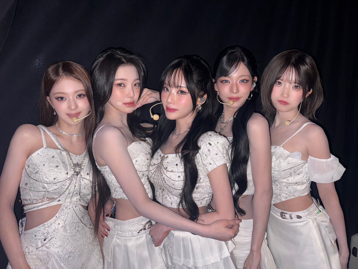 fromisbase's tweet photo. Hello, everyone!

With rising concerns among both international and Korean flovers about fromis_9’s promotions ahead of the full album comeback, we would like to know your opinions! 

Fill out this Google form and give us your feedback on how ASND has been doing.

https://t.co/dxE5FFoeIb

Depending on your responses, we might proceed with a mass emailing event to the company.
