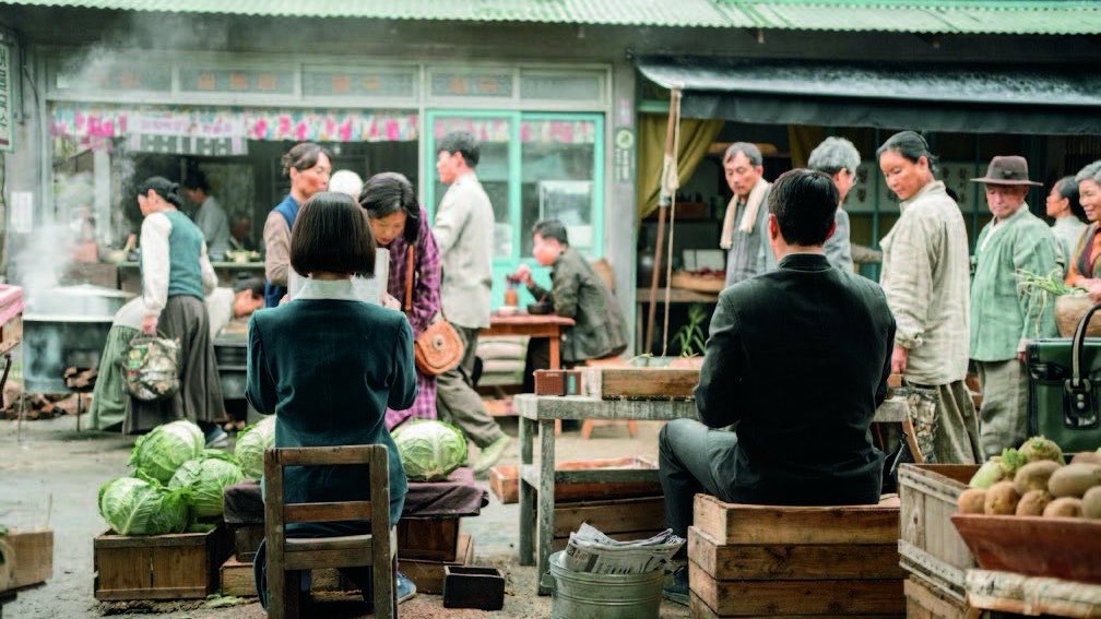 LoveDaisyto's tweet photo. ชอบคำพูดจากเรื่อง When Life Gives You Tangerines

“สุดท้ายแล้ว สิ่งที่คิดถึงที่สุดมักไม่ใช่ช่วงเวลาพิเศษแต่เป็นวันธรรมดาที่เคยมีใครบางคนอยู่
ข้างๆ“

บางสิ่งมีค่ากับเรามากตอนที่มันหายไปแล้ว เราอาจจำไม่ได้ว่าวันนั้นเกิดอะไรขึ้นบ้าง แต่กลับจำได้ดีว่าเคยมีใครคนหนึ่งนั่งอยู่ตรงนั้น https://t.co/XlBchL0B0W