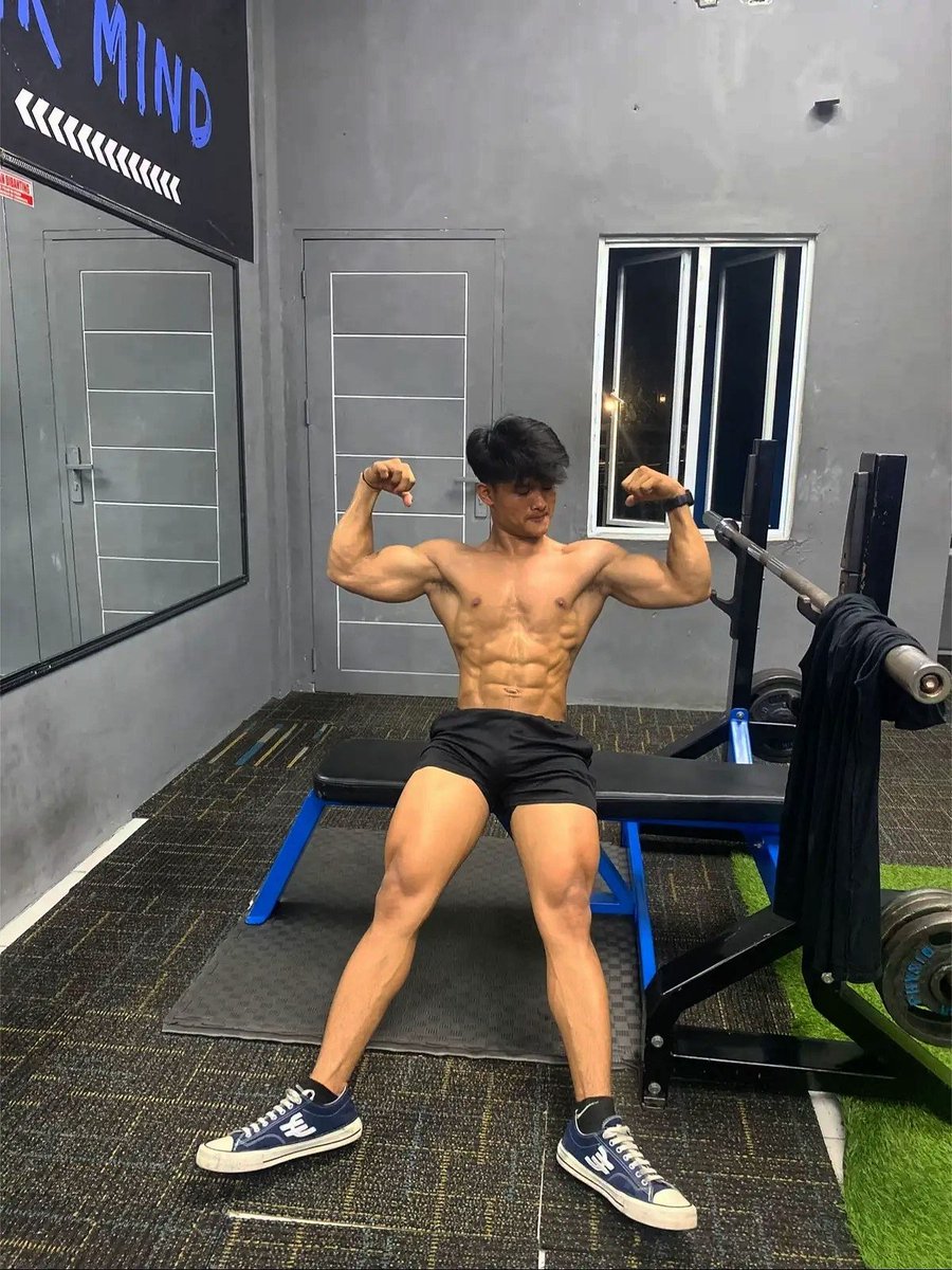 muscledailyid's tweet photo. Kenapa ya sekarang banyak brondong umur 17–22 thn badannya jauh lebih muscle dibanding pria dewasa pada umumnya? 💪👀 https://t.co/rAOWTC6Dil