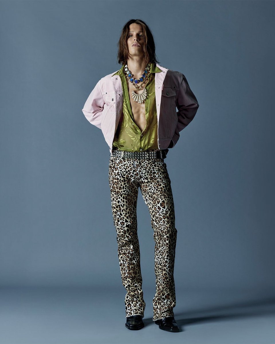 Dsquared2's tweet photo. Dress code: #D2SS26 or don't bother.

Shop the collection online and at select stores around the globe.

Photography by #Smiggi 

#DSQUARED2 https://t.co/akNG0Vewl8