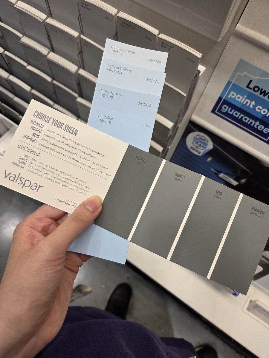 lowra98's tweet photo. WHY ARE THERE SO MANY PAINT OPTIONS??????? https://t.co/7UYvbv5xon