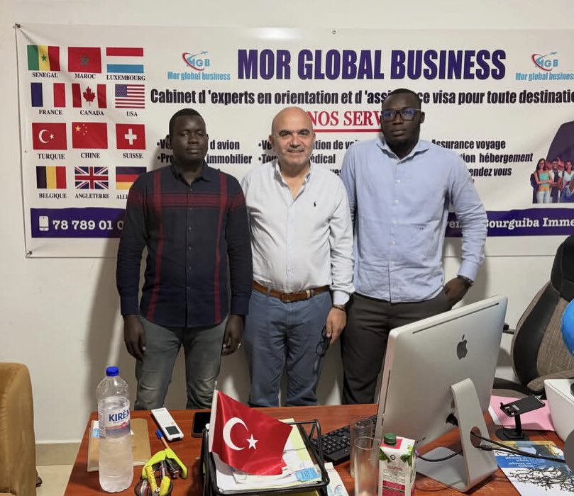 mustafaceyhan's tweet photo. #MorKanto
Uşak’ta üniversite okumuş,
Dakar’da ofisine davet etti.
Türk bayrağımızın masasında olması ve 
Türkiye’nin,
ikinci vatanı olduğunu söylemesi beni çok 
gurulandırdı
TÜRKÇESİ MÜKEMMEL olan GENÇ Kardeşimizi DESTEKLEYECEĞİZ
#SENEGAL’in
“EN ZENGİNİ”
BİZİM MOR,
NEDEN OLMASIN https://t.co/TJT3ndFLGL