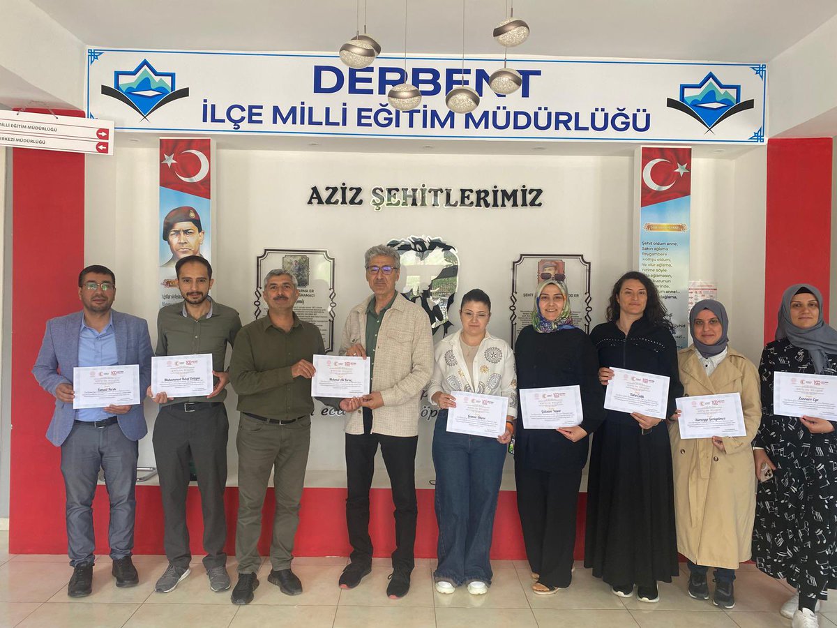 derbentmem's tweet photo. öğrencilerimize örnek olan öğretmenlerimize ve yöneticilerimize İlçe Milli Eğitim Müdürü Sayın Seyit KAHRİMAN tarafından katılım belgeleri takdim edildi.

#BizimOkulumuz
#KonyaMEM
#MuratYiğit
#SeyitKahriman
#MetinKoz
#DerbentMEM https://t.co/woqQpKr4Yq