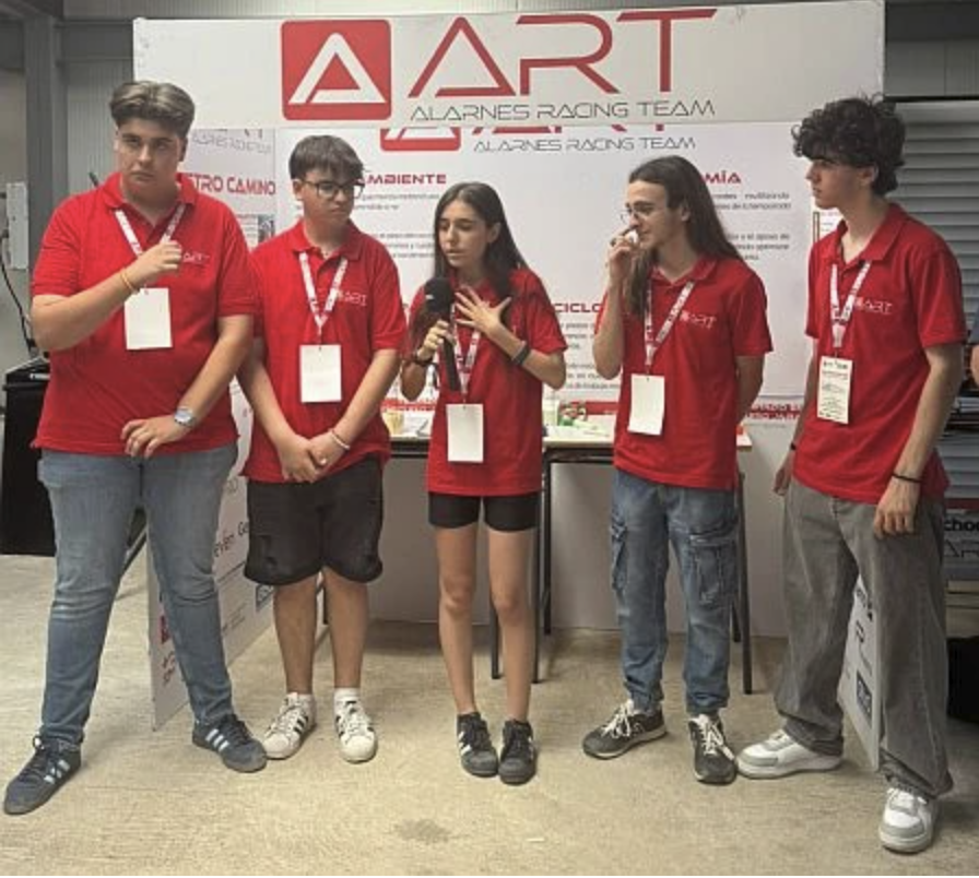 Comforp's tweet photo. ⭐ ART: El IES Alarnes de Getafe (Madrid) ha presentado ART FP Student, un proyecto interdisciplinar que ya está en marcha. En él colaboran varias familias profesionales, diversos centros educativos de Madrid y apoyo de la Fundación COMFORP. 🤝

https://t.co/xYnd8vp38I, https://t.co/TqPdsCXrmx