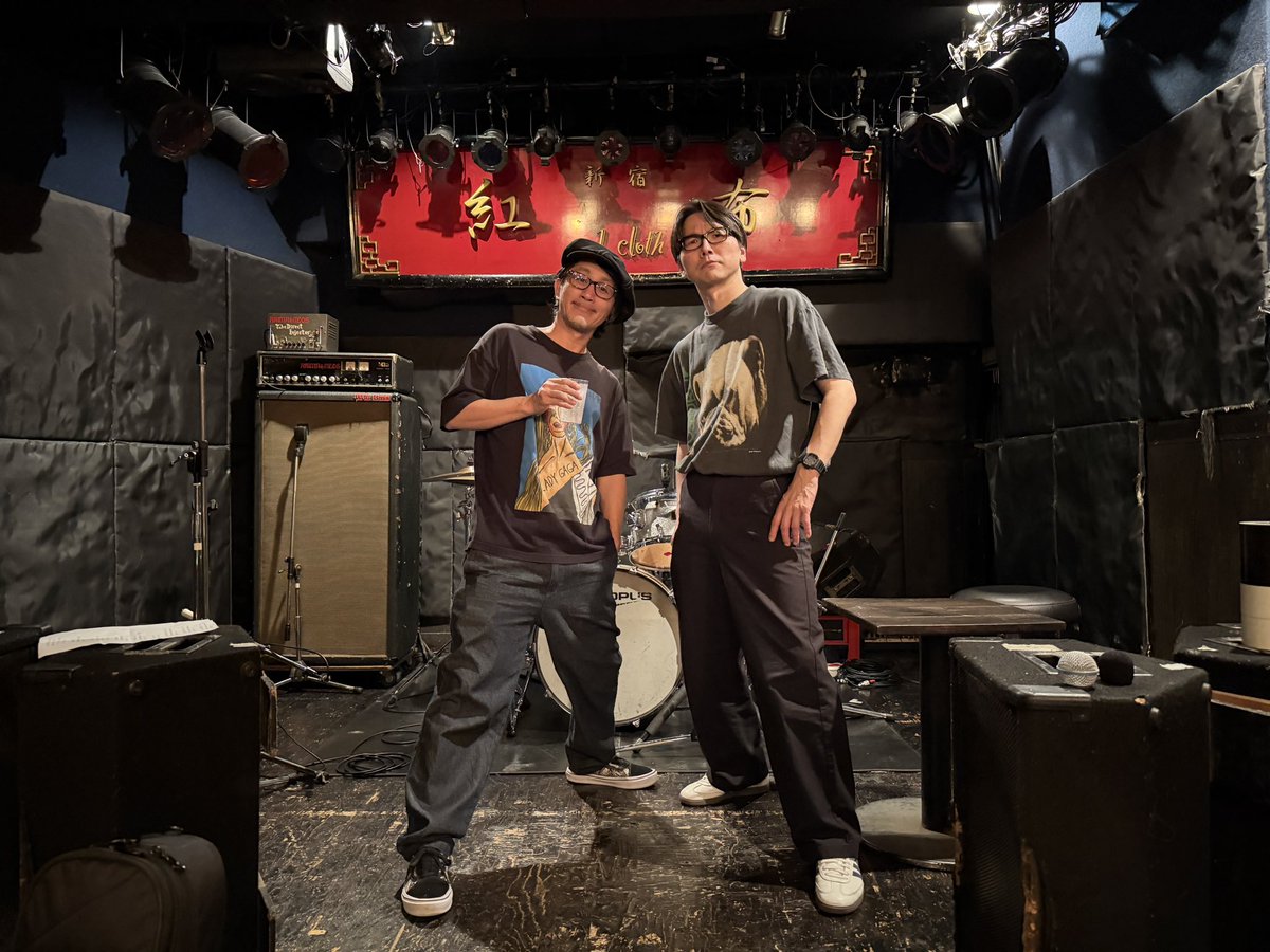 momonoyosuke's tweet photo. 新宿レッドクロスライブ終了。百々さんカッコ良かったー。ぶっつけ本番のデイドリームビリーバーセッションは久々に緊張したけど、一緒に歌える事が最高だった。

ありがとうございました！ https://t.co/ei0GdI1Gbr
