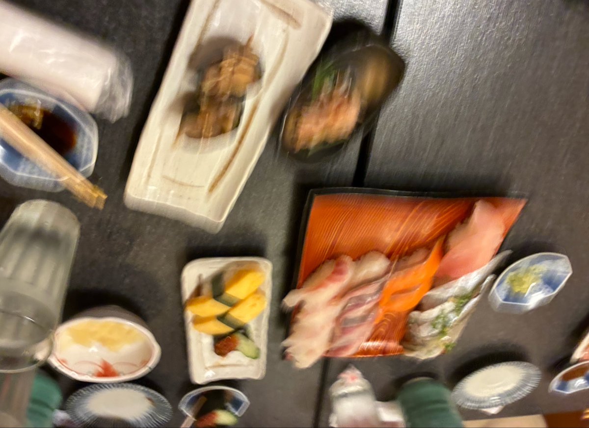 oh_______help's tweet photo. おすし https://t.co/OrFW76EHaj