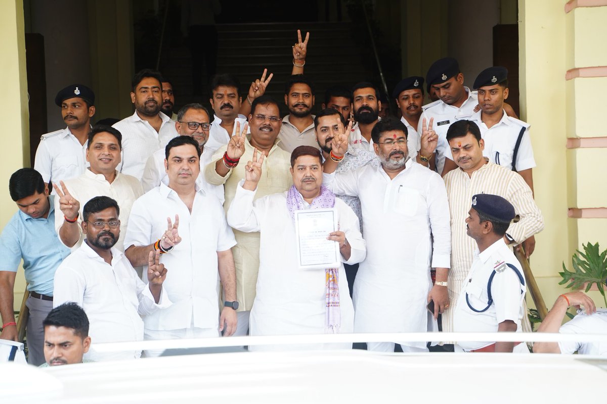 LJP4India's tweet photo. बिहार विधान परिषद- 2026 द्विवार्षिक चुनाव में लोक जनशक्ति पार्टी (रामविलास) के प्रत्याशी जनाब अशरफ अंसारी जी को जीत दर्ज करने पर हार्दिक बधाई एवं शुभकामनाएं। 

#BiharVidhanParishad #Bihar #Congratulations https://t.co/LXwOty3QsP
