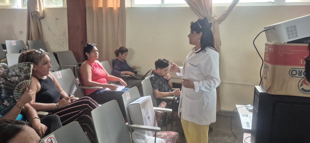 UCM152098's tweet photo. Se desarrolló Taller Metodológico sobre orientaciones docentes. La Vicerrectora Docente, Dra. Madelin Rodríguez, presentó el informe general, reafirmando el compromiso con la calidad académica y la formación de profesionales de la salud. 👩‍⚕️👨‍⚕️ https://t.co/hn01oa871u
