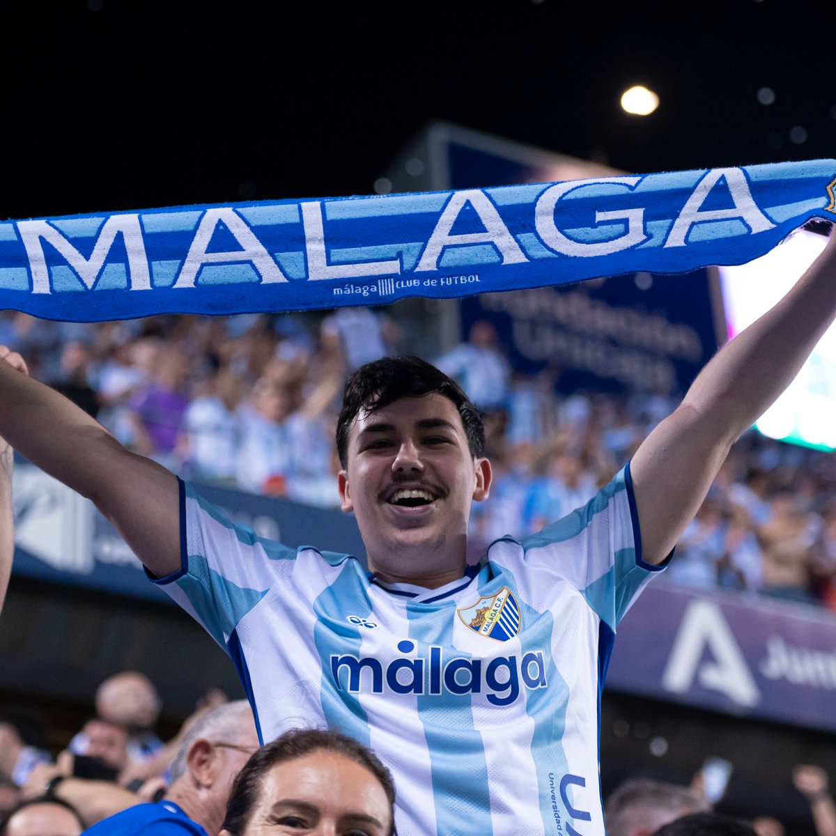 MalagaCF's tweet photo. Una noche 𝐢𝐧𝐞𝐱𝐩𝐥𝐢𝐜𝐚𝐛𝐥𝐞 🩵
