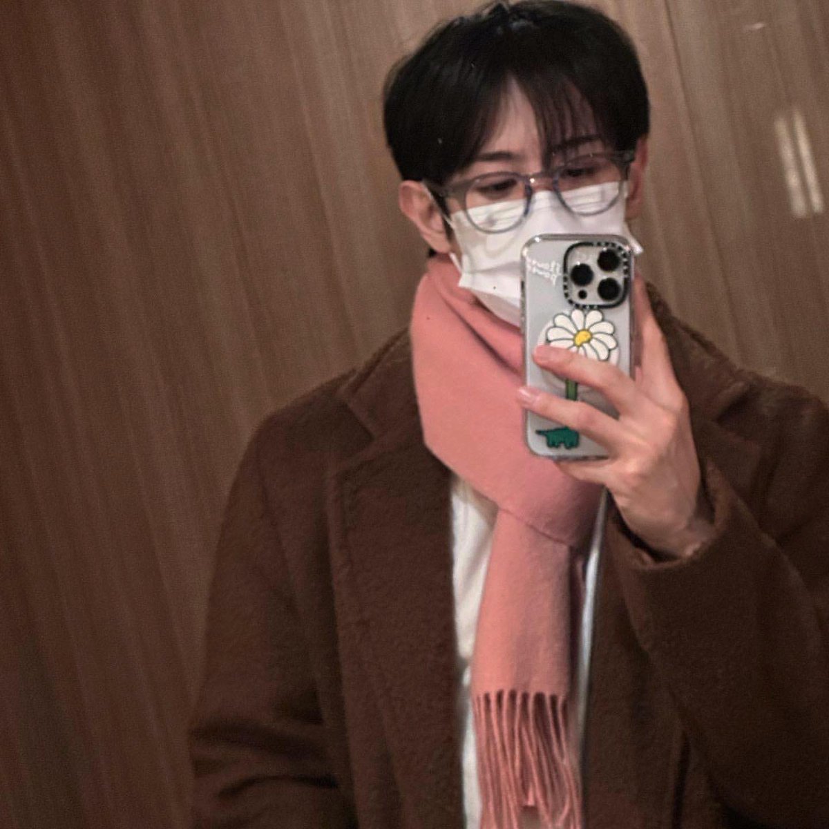 H_LIGHT02's tweet photo. 사장님과사모님 https://t.co/VCxAr9xE2U