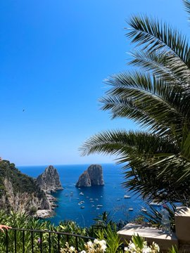 elliemoodboard's tweet photo. Capri, Italy. https://t.co/GqsLPZSPr3