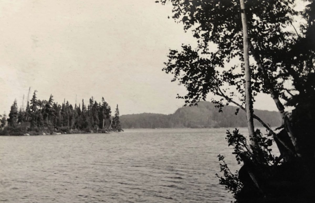 RgrMarkRobinson's tweet photo. #OTD (Wed, Jun 11) 1924, as Acting Sup't at HQ, #CacheLake, #AlgonquinPark, #Ontario: "I am busy cleaning windows on veranda, a rather steep job. Bartlett bro’s start to build J.R. Bond’s house on big island, Cache Lake." @ArchivesOntario @LibraryArchives https://t.co/IudHSJvrQy