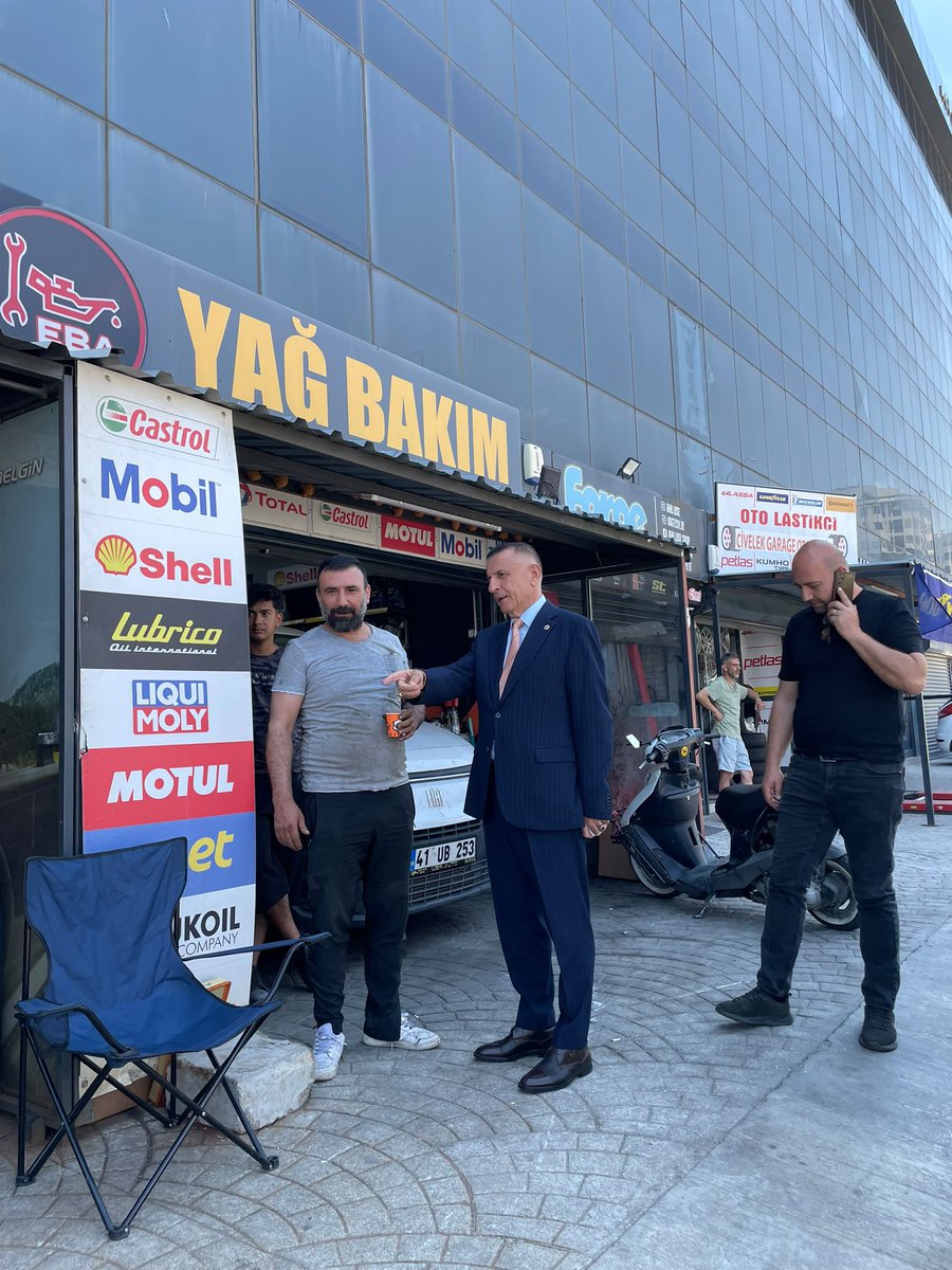 ArkazHayati's tweet photo. 11.06.2026 - BEYLİKDÜZÜ

Esnaflarımızı ziyaret ederek hayırlı işler diledik. Misafirperverlikleri için kendilerine teşekkür ediyor, bol kazançlar diliyorum.

#MHPİstanbul #Beylikdüzü @MhpBeylikduzu https://t.co/DNh6WhjNYg