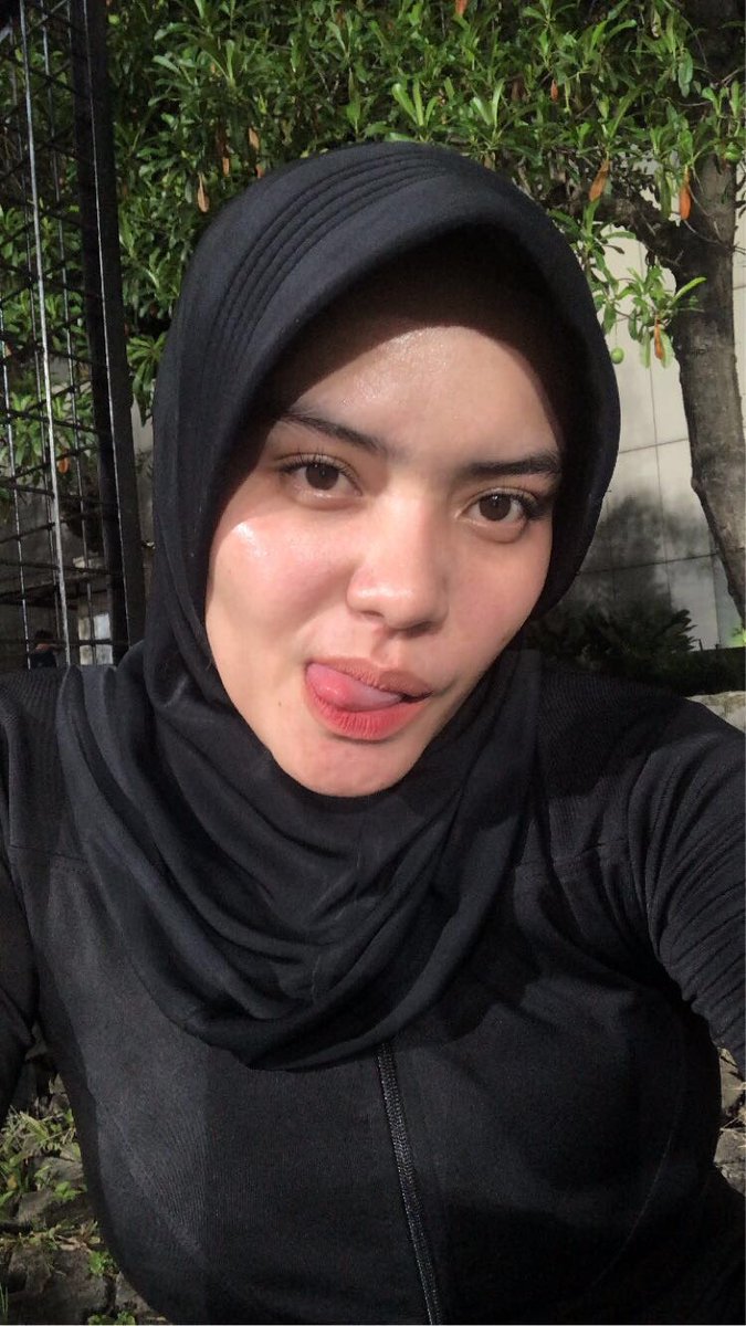 awrimaa's tweet photo. pap malem https://t.co/V97ZKoFh9U