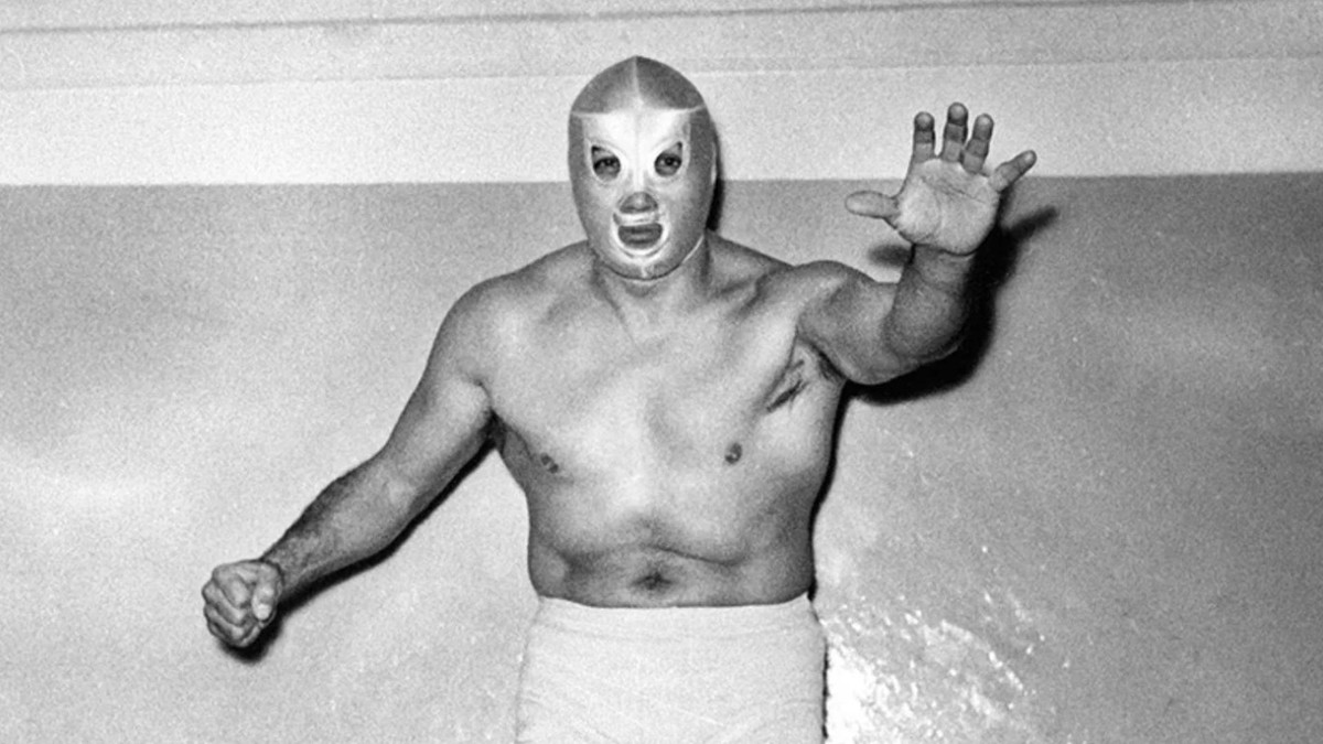 AdriGn202's tweet photo. Ya que hoy empieza el Mundial de fútbol, voy a decir quién es el mejor wrestler de cada país según CAGEMATCH:

GRUPO A
🇲🇽 El Santo (9.60)
🇿🇦 no hay ni uno con nota 😂🫵
🇰🇷 Myung-Jae Lee (7.90)
🇨🇿 no hay ni uno con nota 😂🫵 https://t.co/i3gNwP5KD6