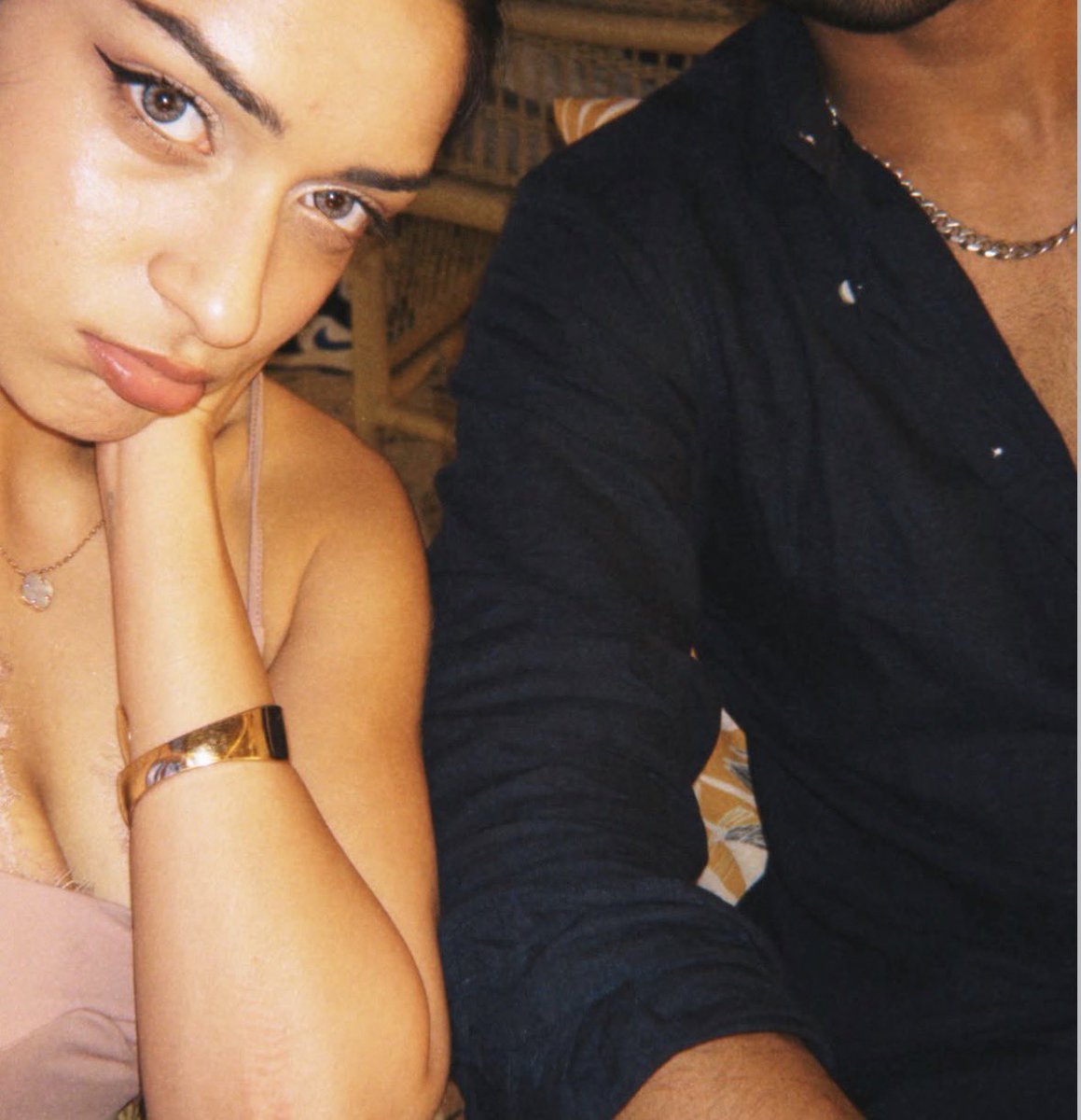 Shobseer's tweet photo. Not confirming anything… just observing that half a face somehow says everything 😌🌴 my babies are really out here soft launching like it’s an art form

#BaseerAli #ShobhikaBaliya #ShobSeer https://t.co/wc6wwKyLWe